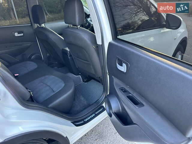 Белый Ниссан Кашкай, объемом двигателя 1.46 л и пробегом 231 тыс. км за 9550 $, фото 44 на Automoto.ua