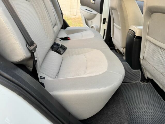 Белый Ниссан Кашкай, объемом двигателя 2 л и пробегом 157 тыс. км за 9999 $, фото 22 на Automoto.ua