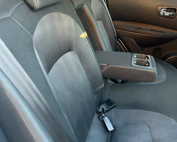 Білий Ніссан Кашкай, об'ємом двигуна 1.5 л та пробігом 186 тис. км за 10500 $, фото 19 на Automoto.ua