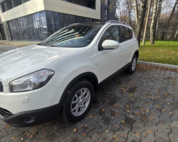 Белый Ниссан Кашкай, объемом двигателя 2 л и пробегом 246 тыс. км за 10200 $, фото 9 на Automoto.ua