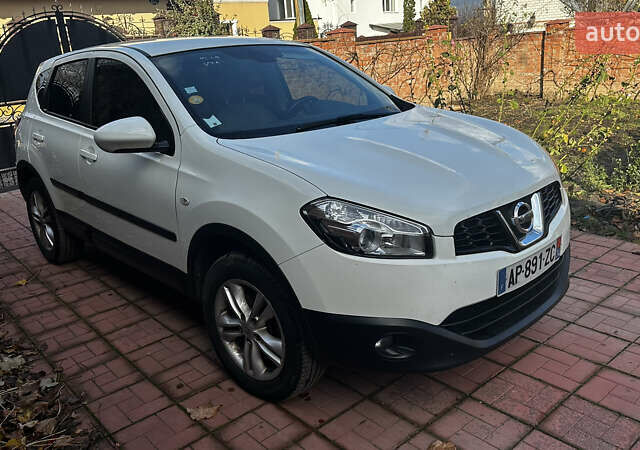 Білий Ніссан Кашкай, об'ємом двигуна 1.46 л та пробігом 229 тис. км за 10300 $, фото 4 на Automoto.ua