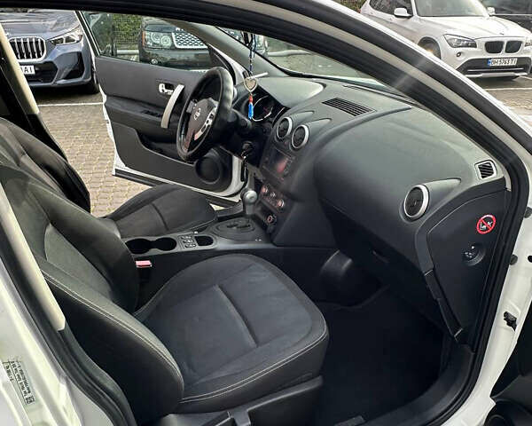 Белый Ниссан Кашкай, объемом двигателя 2 л и пробегом 119 тыс. км за 9700 $, фото 9 на Automoto.ua