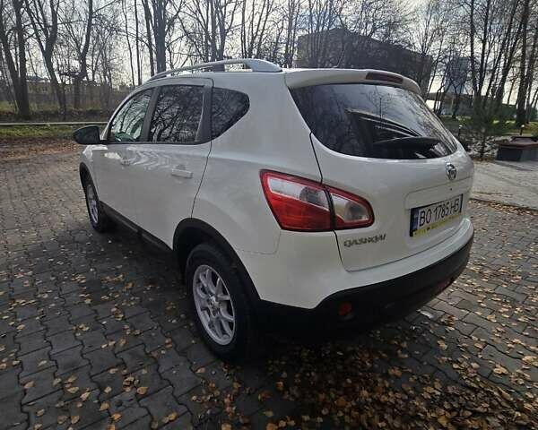 Белый Ниссан Кашкай, объемом двигателя 2 л и пробегом 246 тыс. км за 10200 $, фото 13 на Automoto.ua