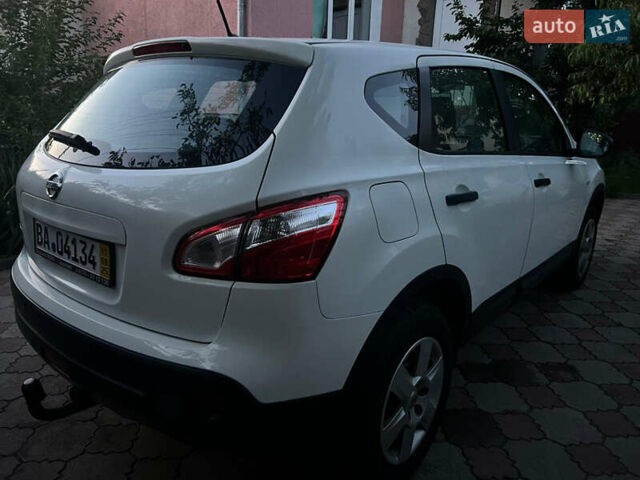 Білий Ніссан Кашкай, об'ємом двигуна 1.6 л та пробігом 178 тис. км за 9500 $, фото 10 на Automoto.ua