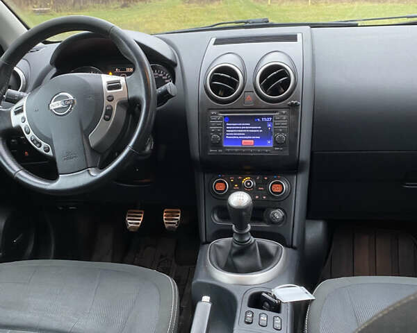 Белый Ниссан Кашкай, объемом двигателя 1.5 л и пробегом 203 тыс. км за 9800 $, фото 14 на Automoto.ua