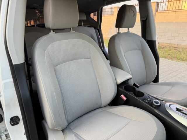 Белый Ниссан Кашкай, объемом двигателя 2 л и пробегом 157 тыс. км за 9999 $, фото 18 на Automoto.ua