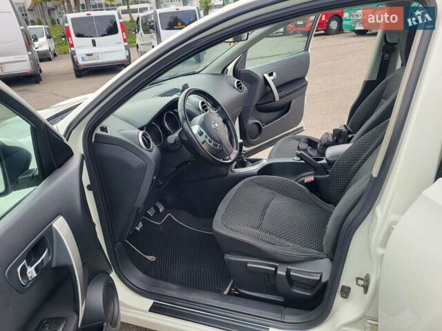 Білий Ніссан Кашкай, об'ємом двигуна 1.5 л та пробігом 217 тис. км за 9300 $, фото 103 на Automoto.ua