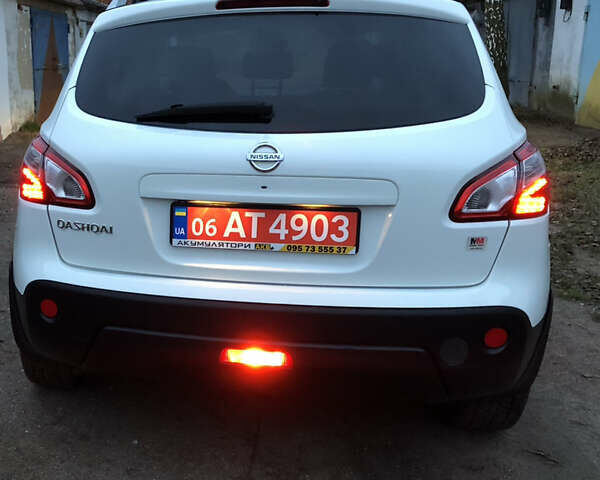 Белый Ниссан Кашкай, объемом двигателя 2 л и пробегом 195 тыс. км за 11655 $, фото 103 на Automoto.ua