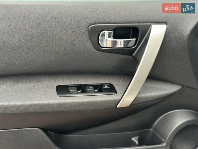 Белый Ниссан Кашкай, объемом двигателя 1.5 л и пробегом 205 тыс. км за 10500 $, фото 4 на Automoto.ua