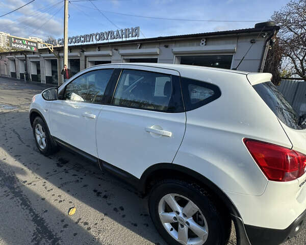 Белый Ниссан Кашкай, объемом двигателя 2 л и пробегом 101 тыс. км за 11500 $, фото 9 на Automoto.ua