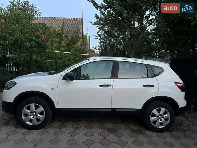 Білий Ніссан Кашкай, об'ємом двигуна 1.6 л та пробігом 178 тис. км за 9500 $, фото 7 на Automoto.ua