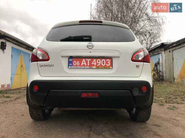 Белый Ниссан Кашкай, объемом двигателя 2 л и пробегом 195 тыс. км за 11655 $, фото 4 на Automoto.ua