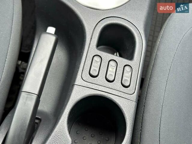 Белый Ниссан Кашкай, объемом двигателя 2 л и пробегом 122 тыс. км за 10700 $, фото 45 на Automoto.ua