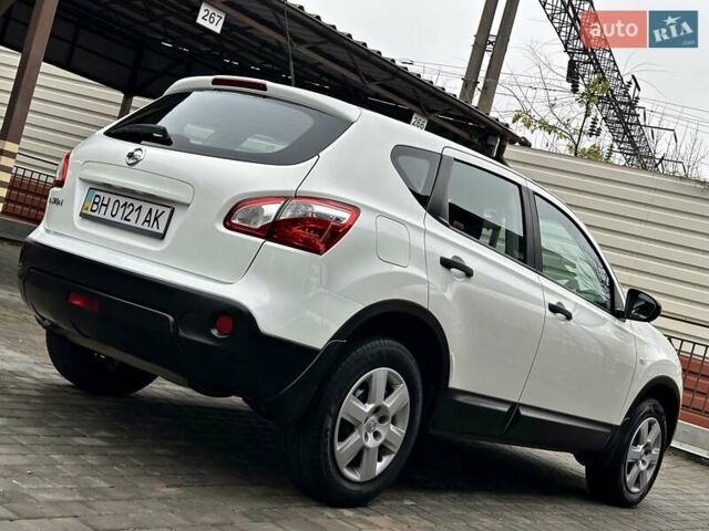Белый Ниссан Кашкай, объемом двигателя 2 л и пробегом 122 тыс. км за 10700 $, фото 29 на Automoto.ua