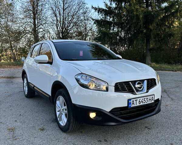 Белый Ниссан Кашкай, объемом двигателя 1.5 л и пробегом 230 тыс. км за 9700 $, фото 4 на Automoto.ua