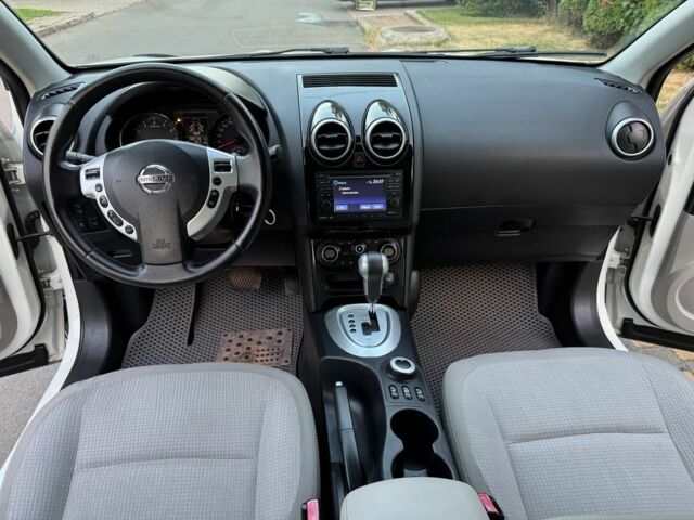 Белый Ниссан Кашкай, объемом двигателя 2 л и пробегом 157 тыс. км за 9999 $, фото 9 на Automoto.ua