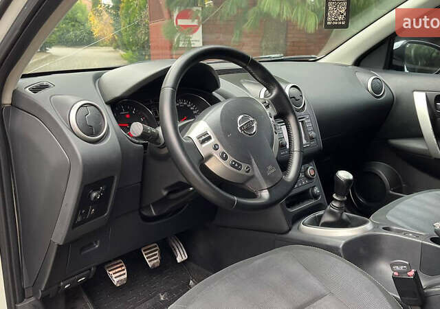 Белый Ниссан Кашкай, объемом двигателя 1.5 л и пробегом 187 тыс. км за 8900 $, фото 15 на Automoto.ua