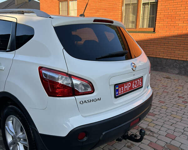 Білий Ніссан Кашкай, об'ємом двигуна 1.5 л та пробігом 186 тис. км за 10500 $, фото 9 на Automoto.ua