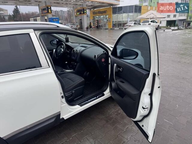 Белый Ниссан Кашкай, объемом двигателя 1.46 л и пробегом 186 тыс. км за 9600 $, фото 7 на Automoto.ua