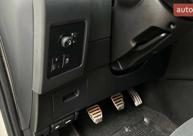 Белый Ниссан Кашкай, объемом двигателя 1.5 л и пробегом 187 тыс. км за 8900 $, фото 31 на Automoto.ua