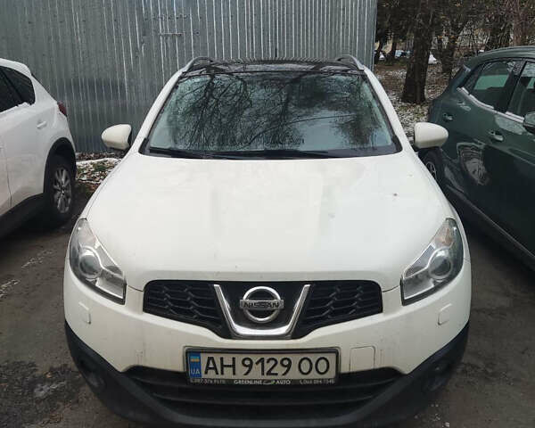 Белый Ниссан Кашкай, объемом двигателя 2 л и пробегом 133 тыс. км за 10600 $, фото 2 на Automoto.ua