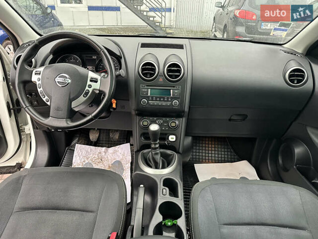 Белый Ниссан Кашкай, объемом двигателя 1.5 л и пробегом 205 тыс. км за 10500 $, фото 10 на Automoto.ua