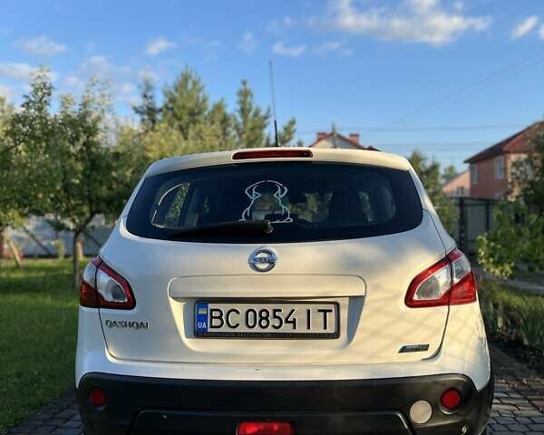 Білий Ніссан Кашкай, об'ємом двигуна 1.46 л та пробігом 245 тис. км за 10200 $, фото 4 на Automoto.ua