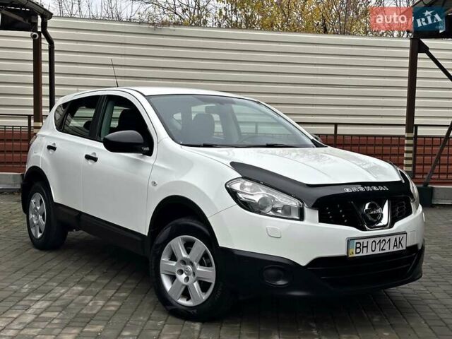 Белый Ниссан Кашкай, объемом двигателя 2 л и пробегом 122 тыс. км за 10700 $, фото 21 на Automoto.ua