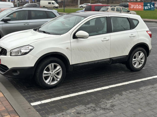 Белый Ниссан Кашкай, объемом двигателя 1.5 л и пробегом 205 тыс. км за 10500 $, фото 2 на Automoto.ua