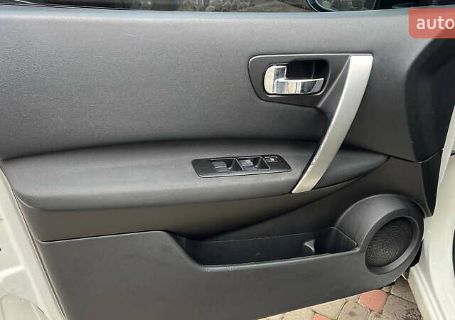 Белый Ниссан Кашкай, объемом двигателя 1.5 л и пробегом 187 тыс. км за 8900 $, фото 14 на Automoto.ua