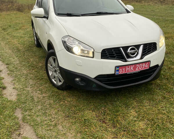 Белый Ниссан Кашкай, объемом двигателя 1.5 л и пробегом 203 тыс. км за 9800 $, фото 1 на Automoto.ua