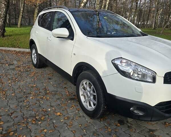 Белый Ниссан Кашкай, объемом двигателя 2 л и пробегом 246 тыс. км за 10200 $, фото 3 на Automoto.ua