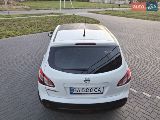 Білий Ніссан Кашкай, об'ємом двигуна 2 л та пробігом 183 тис. км за 10900 $, фото 2 на Automoto.ua