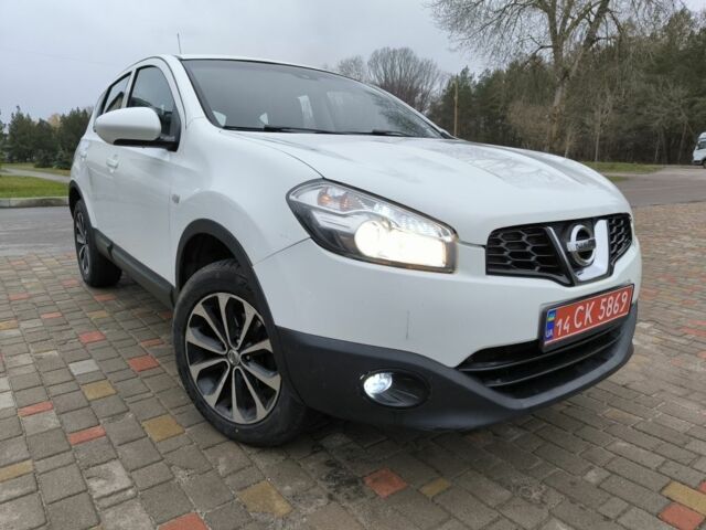 Белый Ниссан Кашкай, объемом двигателя 1.6 л и пробегом 246 тыс. км за 8299 $, фото 1 на Automoto.ua
