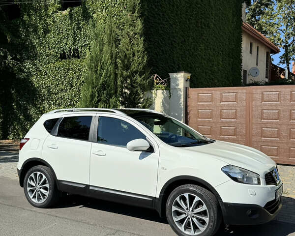 Білий Ніссан Кашкай, об'ємом двигуна 2 л та пробігом 150 тис. км за 11500 $, фото 15 на Automoto.ua