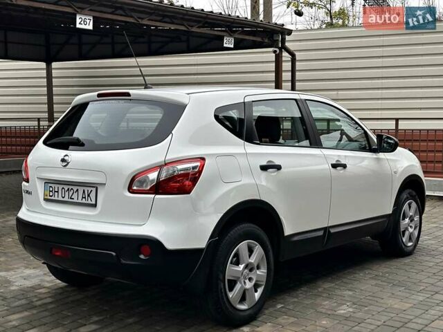 Белый Ниссан Кашкай, объемом двигателя 2 л и пробегом 122 тыс. км за 10700 $, фото 30 на Automoto.ua