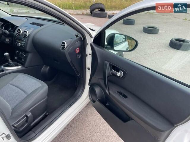 Білий Ніссан Кашкай, об'ємом двигуна 1.5 л та пробігом 207 тис. км за 9300 $, фото 12 на Automoto.ua