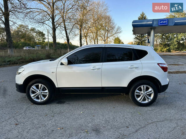 Белый Ниссан Кашкай, объемом двигателя 1.5 л и пробегом 230 тыс. км за 9700 $, фото 16 на Automoto.ua