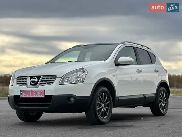 Белый Ниссан Кашкай, объемом двигателя 1.6 л и пробегом 176 тыс. км за 9999 $, фото 26 на Automoto.ua