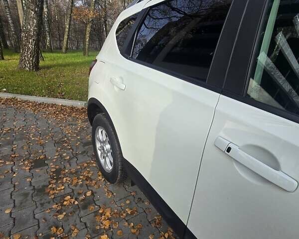 Белый Ниссан Кашкай, объемом двигателя 2 л и пробегом 246 тыс. км за 10200 $, фото 5 на Automoto.ua