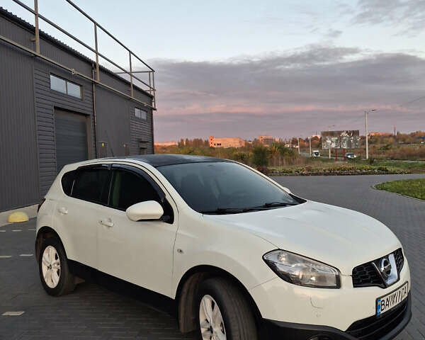 Білий Ніссан Кашкай, об'ємом двигуна 2 л та пробігом 183 тис. км за 10900 $, фото 4 на Automoto.ua