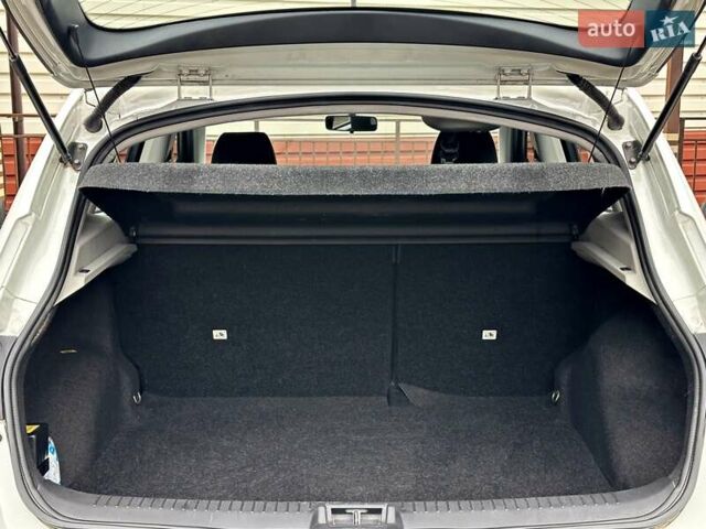 Белый Ниссан Кашкай, объемом двигателя 2 л и пробегом 122 тыс. км за 10700 $, фото 59 на Automoto.ua