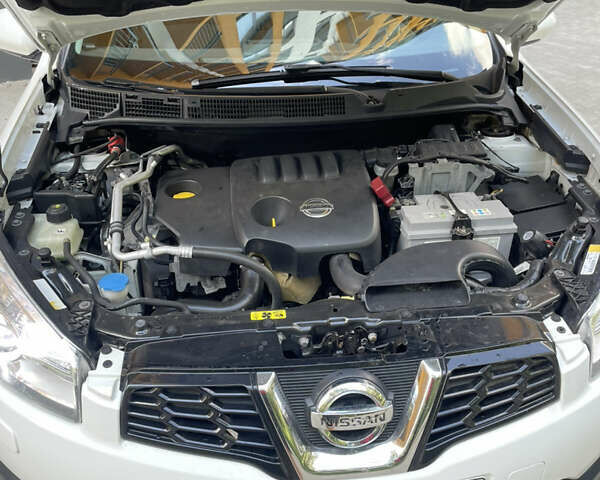 Белый Ниссан Кашкай, объемом двигателя 1.46 л и пробегом 218 тыс. км за 10000 $, фото 14 на Automoto.ua