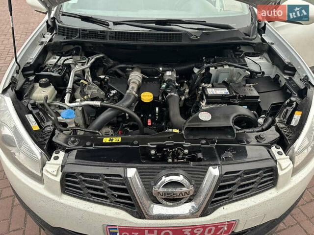 Белый Ниссан Кашкай, объемом двигателя 1.5 л и пробегом 205 тыс. км за 10500 $, фото 14 на Automoto.ua