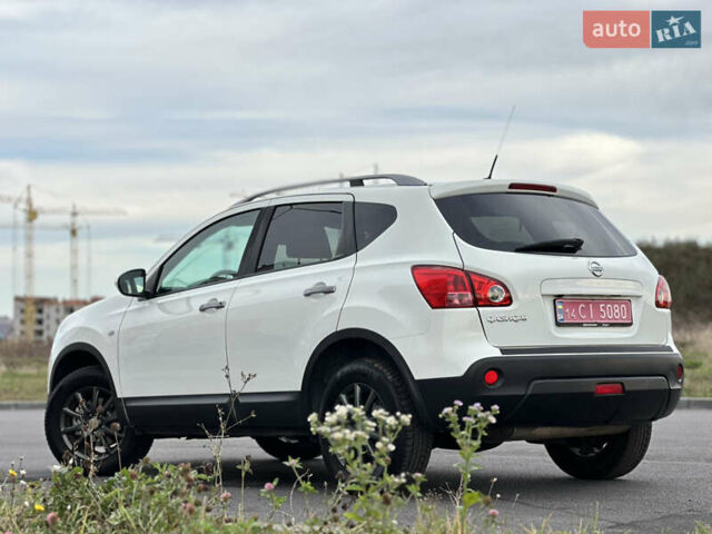 Белый Ниссан Кашкай, объемом двигателя 1.6 л и пробегом 176 тыс. км за 9999 $, фото 20 на Automoto.ua