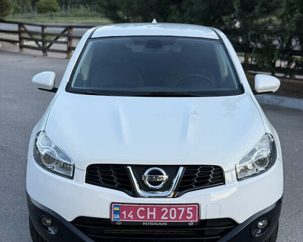 Белый Ниссан Кашкай, объемом двигателя 1.5 л и пробегом 250 тыс. км за 9899 $, фото 5 на Automoto.ua