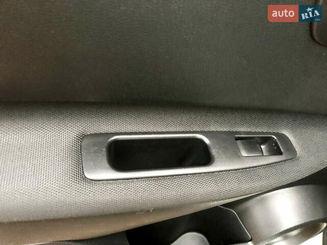 Белый Ниссан Кашкай, объемом двигателя 2 л и пробегом 195 тыс. км за 11655 $, фото 34 на Automoto.ua