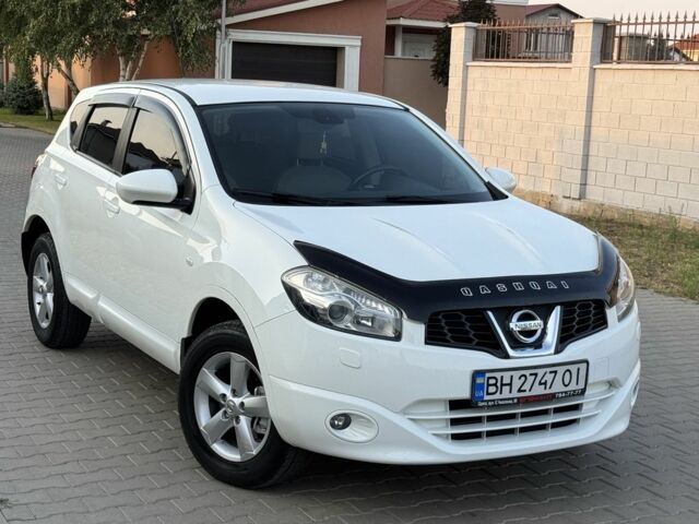 Белый Ниссан Кашкай, объемом двигателя 2 л и пробегом 157 тыс. км за 9999 $, фото 2 на Automoto.ua