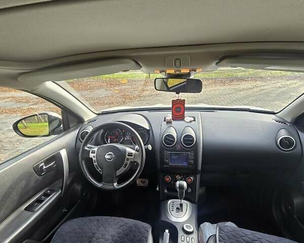 Белый Ниссан Кашкай, объемом двигателя 2 л и пробегом 246 тыс. км за 10200 $, фото 15 на Automoto.ua