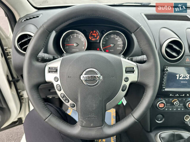 Белый Ниссан Кашкай, объемом двигателя 1.6 л и пробегом 176 тыс. км за 9999 $, фото 46 на Automoto.ua